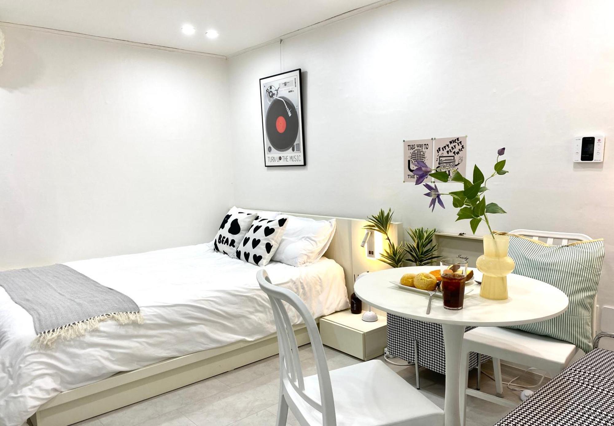 Gangnam Nonhyun Comfortable Apartment Seoul